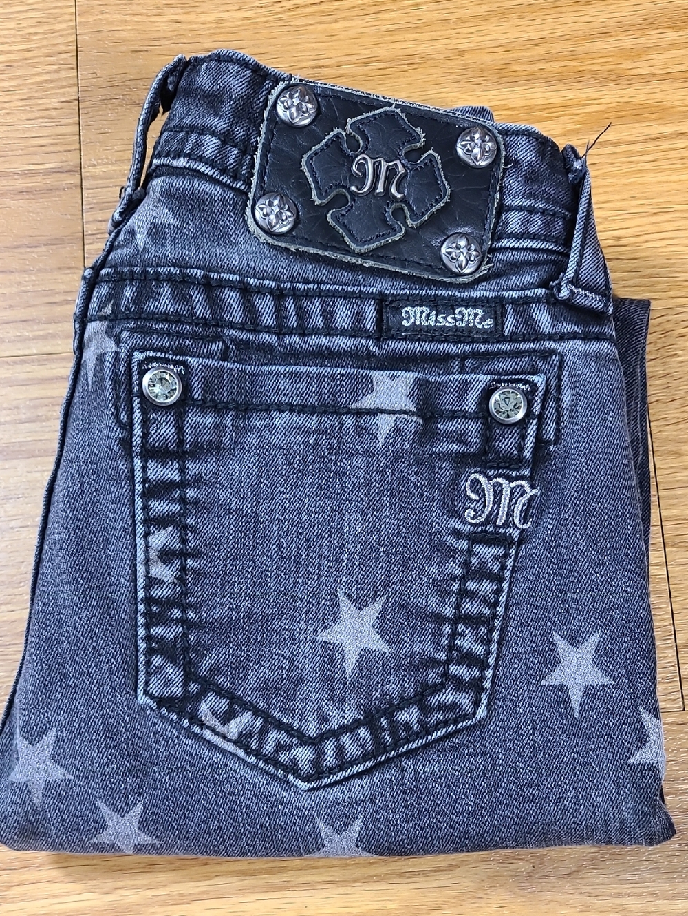 Miss Me Vintage Signature Rise 25x27 Star Print Girls Faded Skinny Jeans